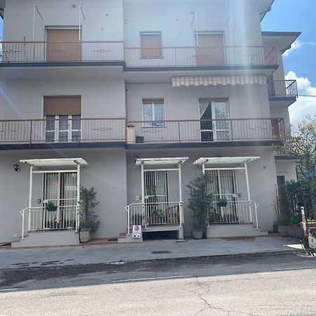La Terrazza Hotel Пескиера дел Гарда Екстериор снимка