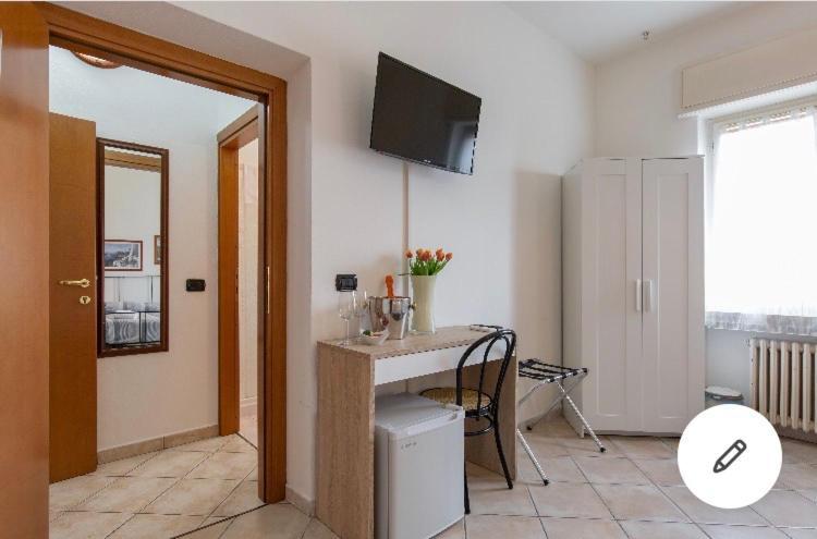 La Terrazza Hotel Пескиера дел Гарда Екстериор снимка