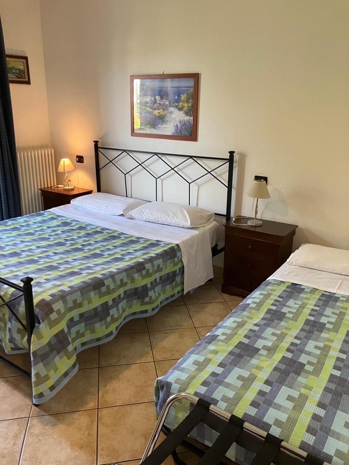 La Terrazza Hotel Пескиера дел Гарда Екстериор снимка