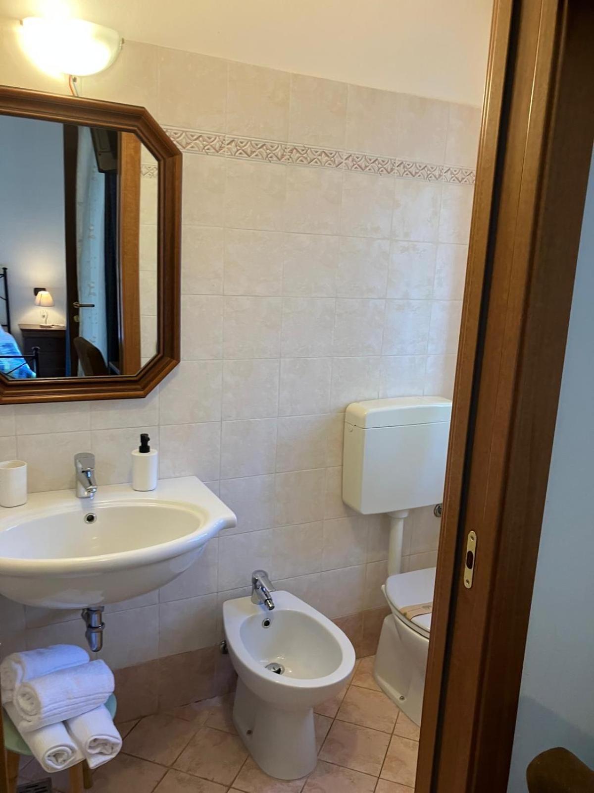 La Terrazza Hotel Пескиера дел Гарда Екстериор снимка