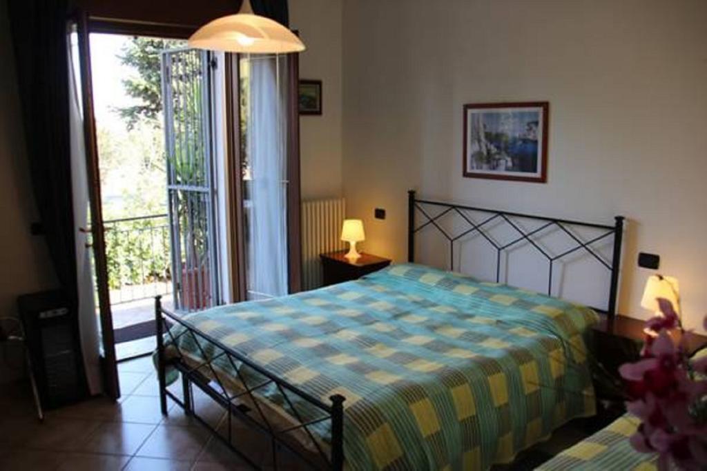 La Terrazza Hotel Пескиера дел Гарда Екстериор снимка